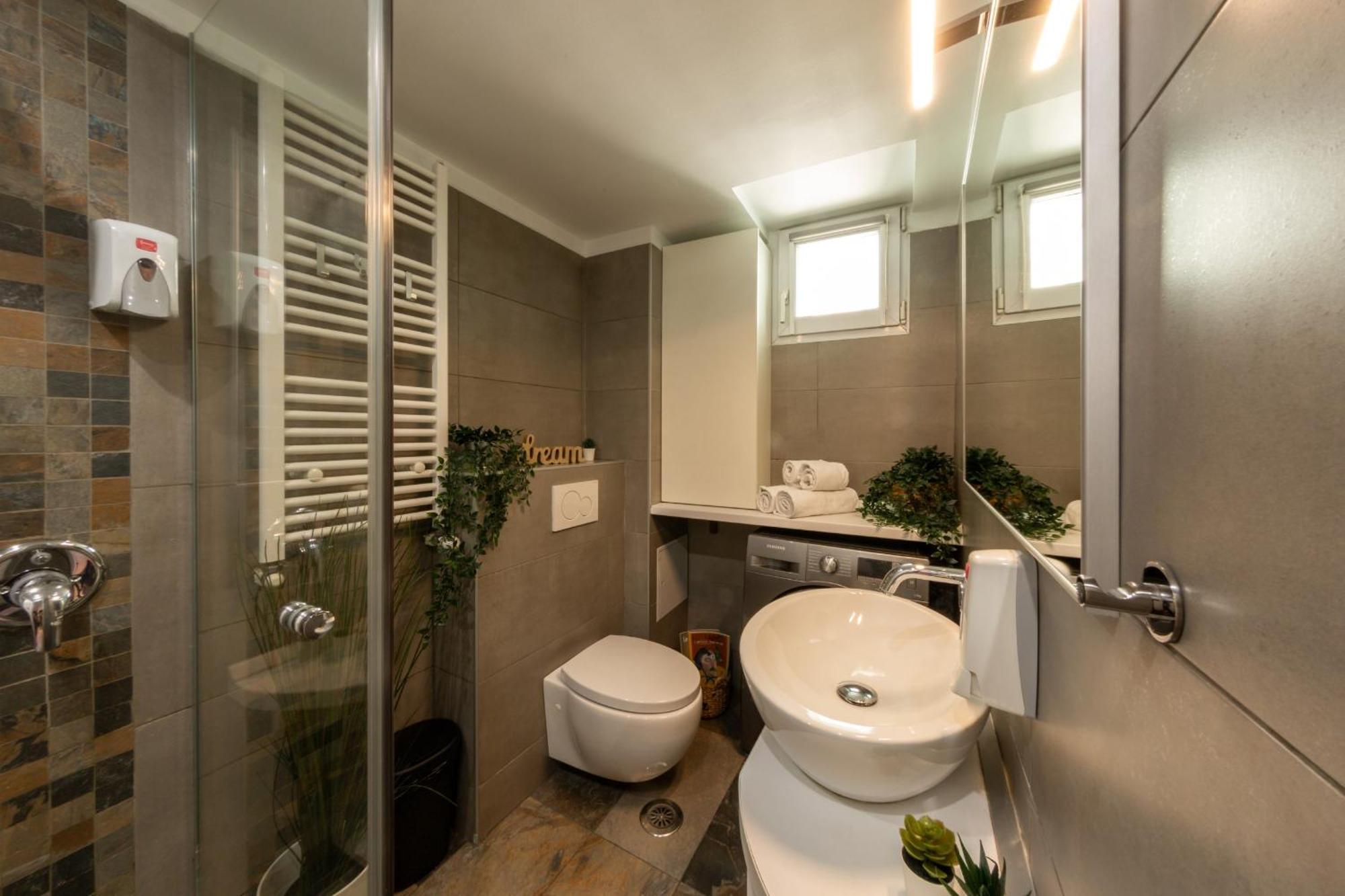 Modern 1Br Apt In The Old Town: The Perfect Choice Букурещ Екстериор снимка