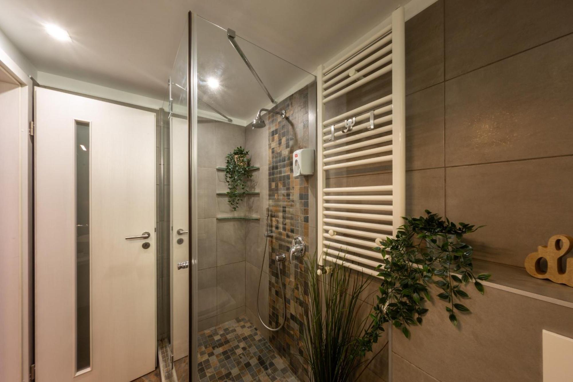 Modern 1Br Apt In The Old Town: The Perfect Choice Букурещ Екстериор снимка
