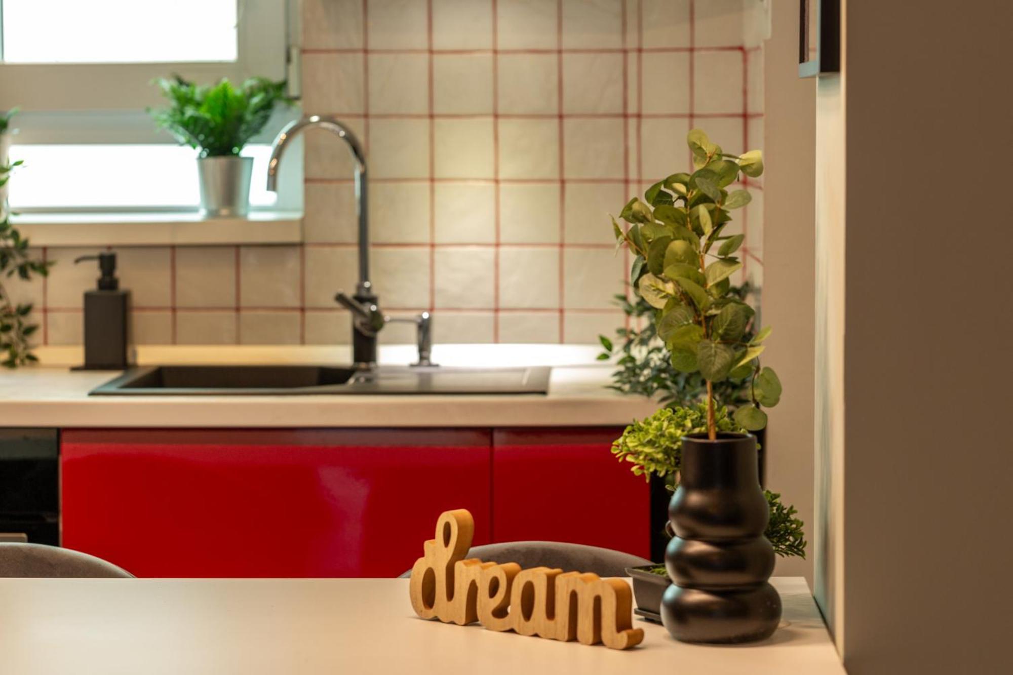 Modern 1Br Apt In The Old Town: The Perfect Choice Букурещ Екстериор снимка