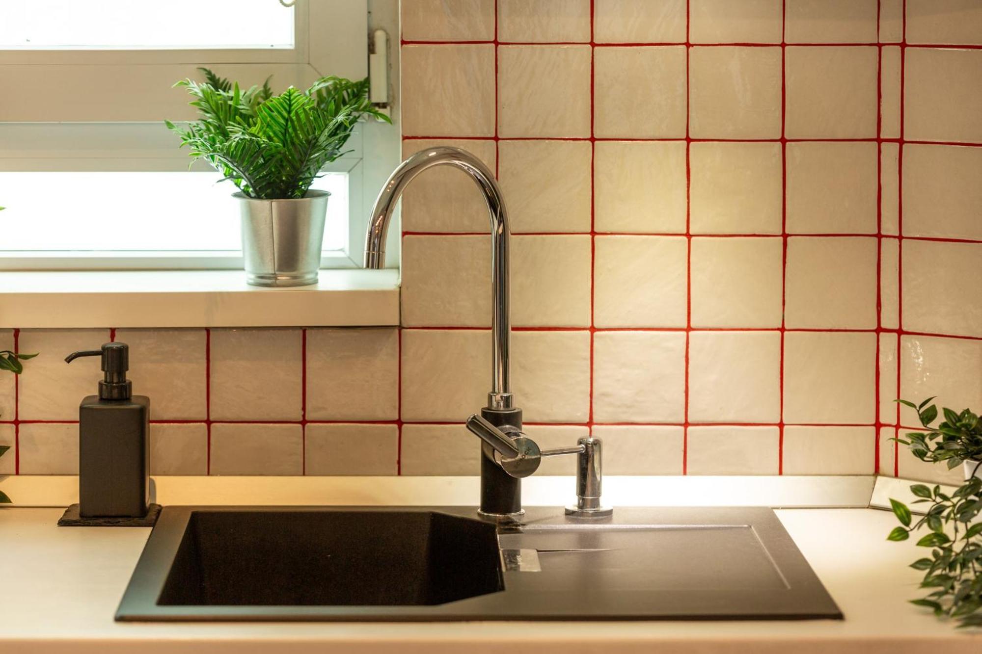 Modern 1Br Apt In The Old Town: The Perfect Choice Букурещ Екстериор снимка
