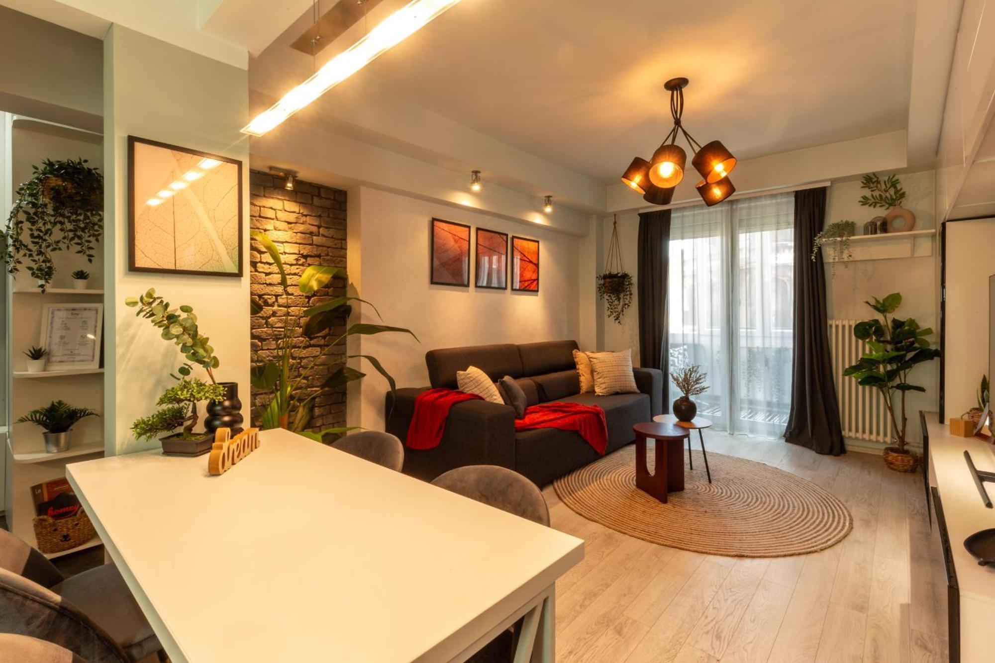 Modern 1Br Apt In The Old Town: The Perfect Choice Букурещ Екстериор снимка